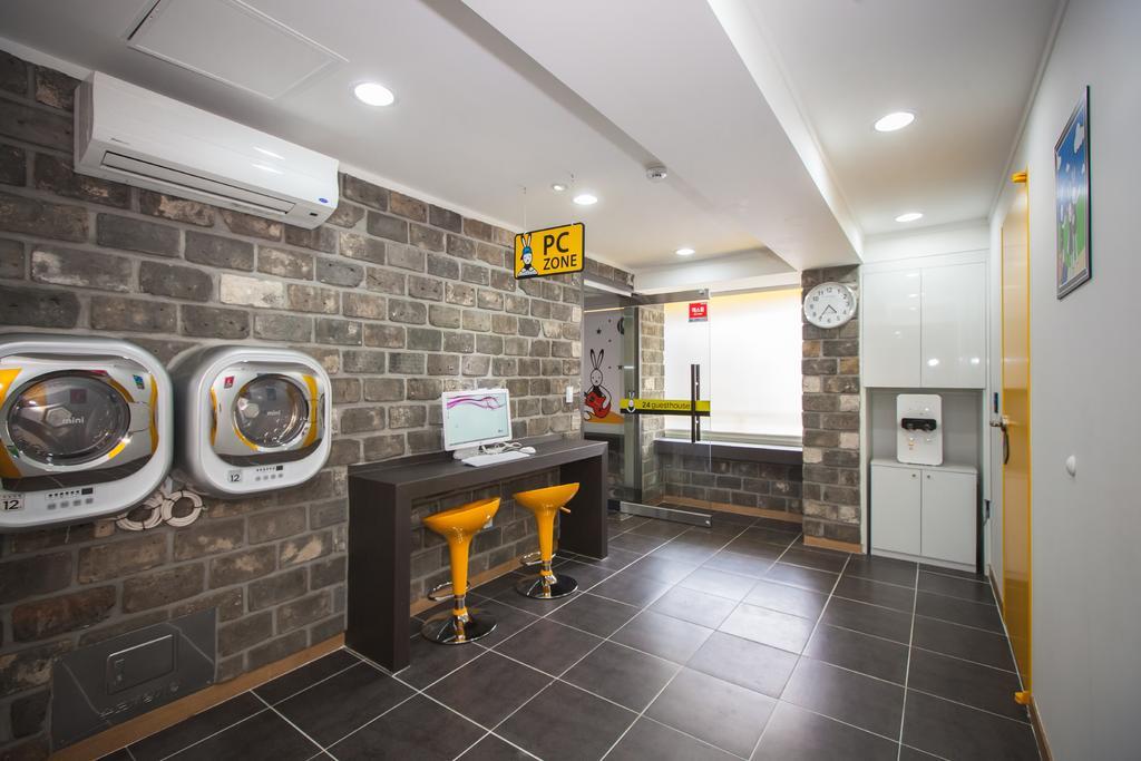 24 Guesthouse Haeundae Premier Busan Extérieur photo