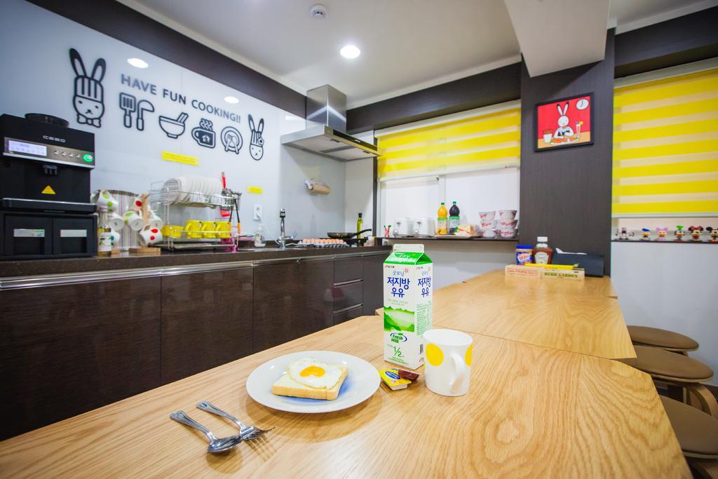 24 Guesthouse Haeundae Premier Busan Extérieur photo