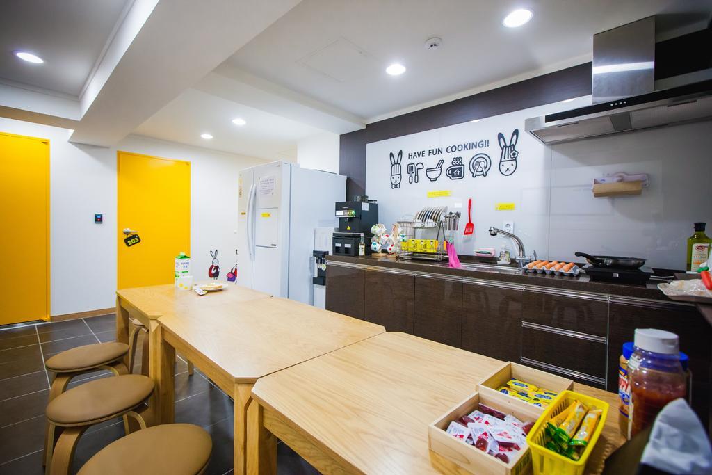 24 Guesthouse Haeundae Premier Busan Extérieur photo